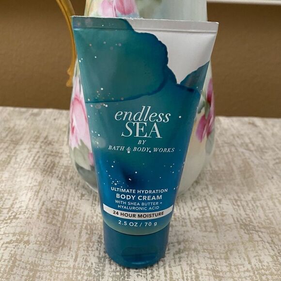 Lot of 4 NWT! Bath & Body Beach Theme Products: 1 Candle, 1 Soap & 2 Lotions - Picture 8 of 12